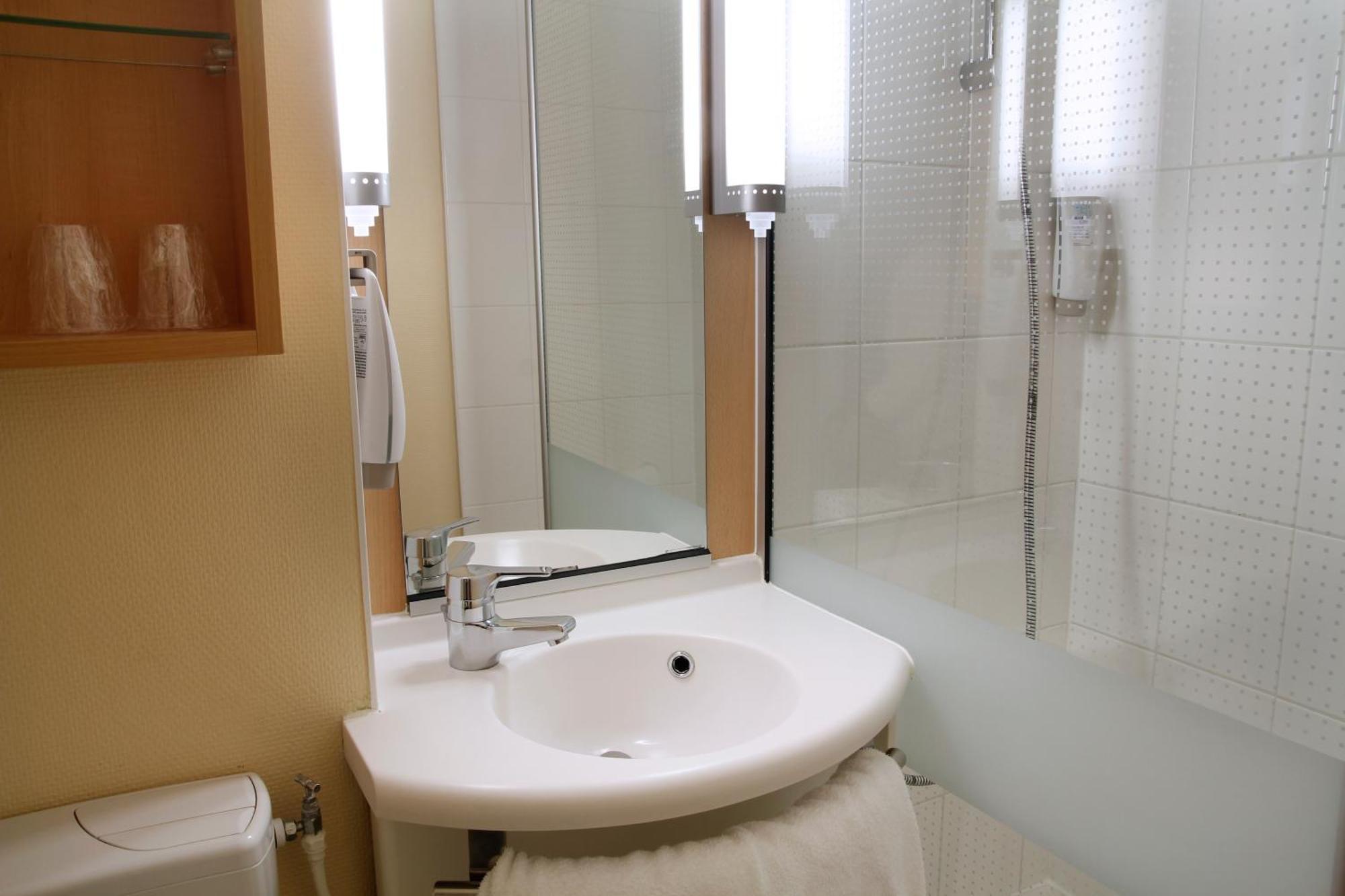 Ibis Montbeliard Hotell Eksteriør bilde